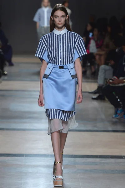 Look 15